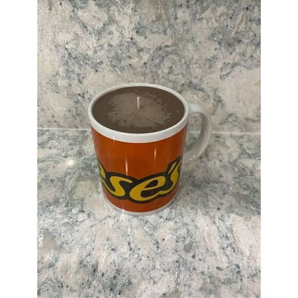 Reese’s Candle Mug - Picture 3 of 6